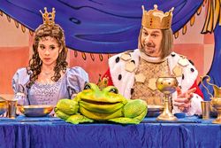 Kindertheater: König Huppala fährt Trotti 
