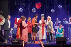 Theater: Intergalaktisch bunt