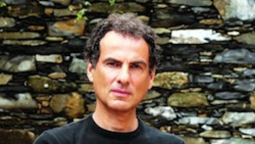 Andrea de Carlo - Knisterndes Spiel