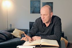 Urs Augstburger: Der Kuss der Steuerkommissärin