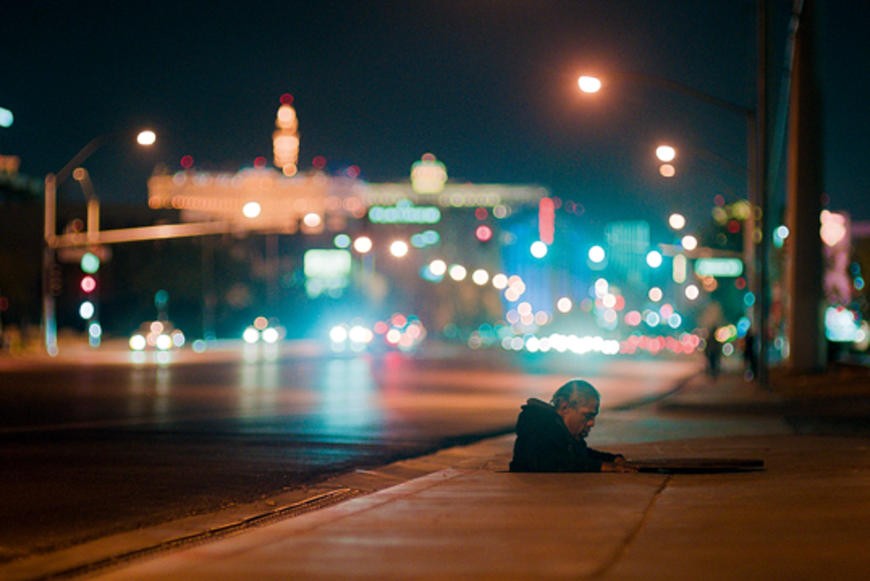 Film «Above And Below»: Aus der Welt gefallen