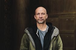 Roman: Nahe an der Absturzkante
