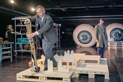 Theater: Der Maestro zweifelt an sich selbst 