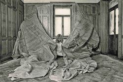 Ausstellung: Sie zog los, die Welt zu häuten 