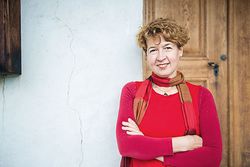 X. Jankovic: Die Cellistin geht im Musikdorf Ernen auf Klangreisen