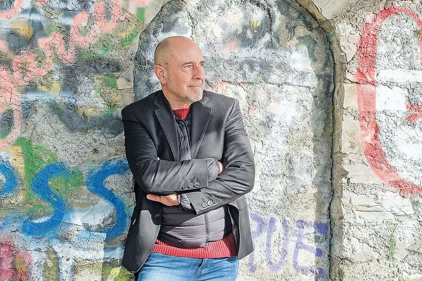 Roman: Linus Reuchlin – auf den Hund gekommen