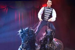Mode Circus Knie: In der Manege glitzern die Pailletten 