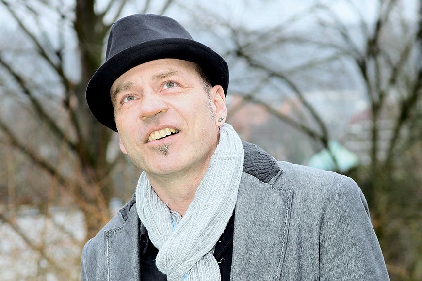 Roman: Auf Kristall- und Wahrheitssuche