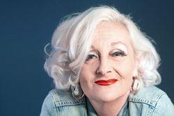 Andrea Fischer Schulthess: Theaterfrau mit Herz und Bling