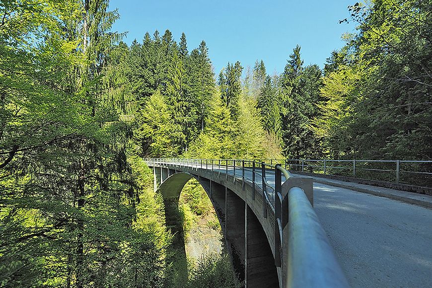 Literarisches Wanderbuch: Helvetische Klischees entlarven