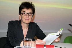 Carte Blanche: Das Handy auf dem Fensterbrett