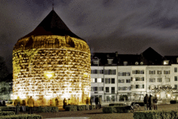 Kleinkunst hinter dicken Mauern