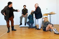 Tojo Theater Bern: «Findlinge» der Truppe Weltalm