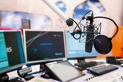 Radio: Geht die Sendung «Reflexe» im «Kontext» auf?